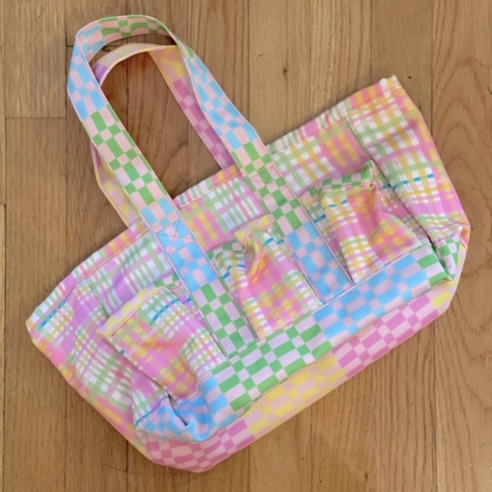 THE MIGHTY COMPANY - Patchwork Plaid Pocket Gardening Tote Bag - NEW - Picture 2 of 7